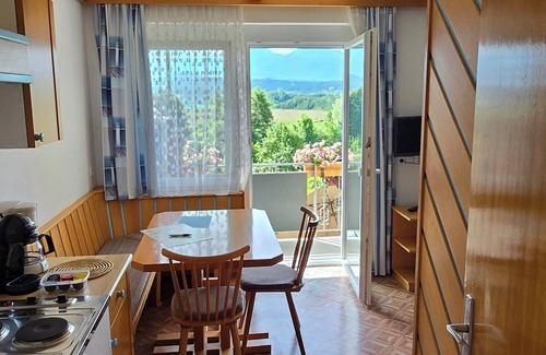 Sankt Kanzian am Klopeiner See Apartment | Perfect Retreat: Apartment Skant Turnersee with Pool & Breakfast