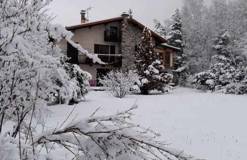 Saint-Martin-de-Queyrieres Apartment | Cozy Ground Floor Apartment Near Serre Chevalier & Ecrins
