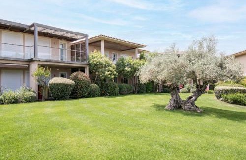 Pinarellu Apartment | Cozy Oceanfront Apartment Côté Plage - Rated 9.4 by Guests