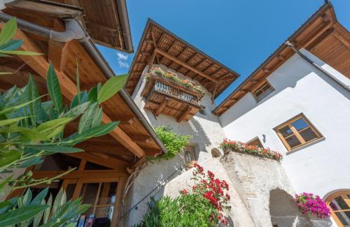 Perdonig/Predonico Apartment | Pet-Friendly Apartments Schmalzerhof with Pool & Ocean View