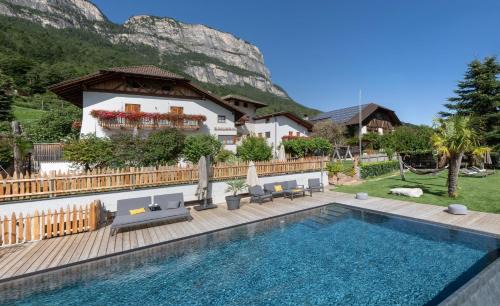 Perdonig/Predonico Apartment | Pet-Friendly Apartments Schmalzerhof with Pool & Ocean View