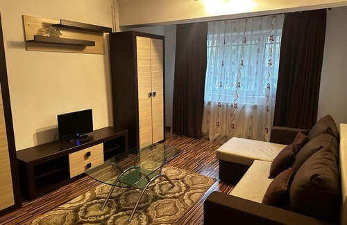 Navodari Apartment | Family-Friendly Retreat at Aparatament Carolina Awaits