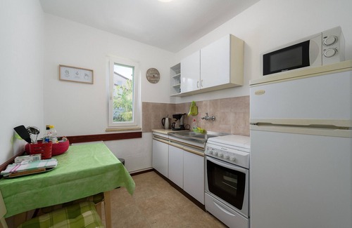 Brulo Apartment | Family-Friendly Four-Bedroom Apartment Near the Beach