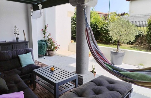 Behobie Apartment | Spacious 3-Room Apartment with Ocean Views near Saint Jean