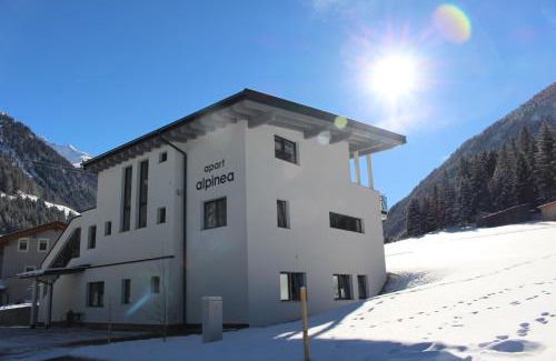 Sankt Leonhard im Pitztal Apartment | Oceanfront Retreat at Apart Alpinea with Hot Tub & Views