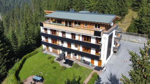 Spiss Apartment | Family-Friendly Apart Alpenglüh’n with Top Ratings
