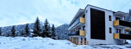 Spiss Apartment | Family-Friendly Apart Alpenglüh’n with Top Ratings