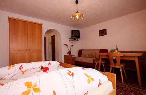 Kauns Apartment | Experience Comfort at Apart Alpinea - Your Home Away