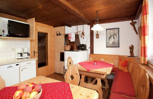Gerlosbergeben Apartment | Cozy Apartment Steps from Zillertal Ski Area with Breakfast