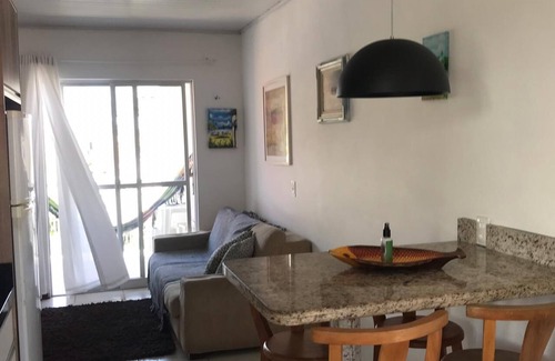 Armacao House | Cozy Apartment Steps from Praia da Armação Beach