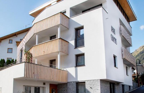 Ischgl Apartment | Discover Apart Chamins: Family-Friendly with Pool Access