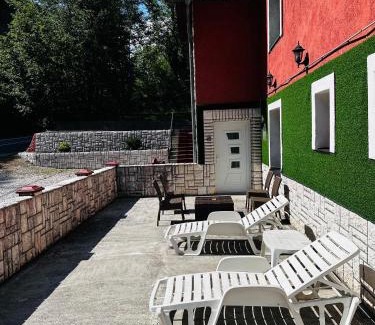 Jajce Apartment | Explore Apart Cobras Jajce: Pet-Friendly Oceanfront Retreat