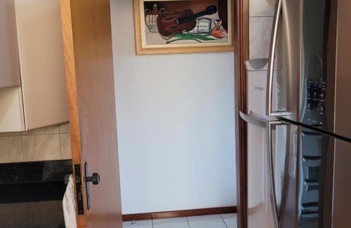 Santa Monica Apartment | Spacious 3-Bedroom Apartment in Santa Monica - Pet Friendly