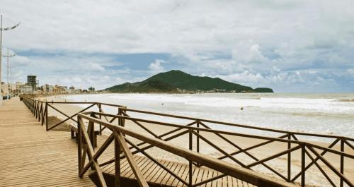 Gravata Apartment | Family-Friendly Stay at Apart-Container Penha with Pool & Hot Tub