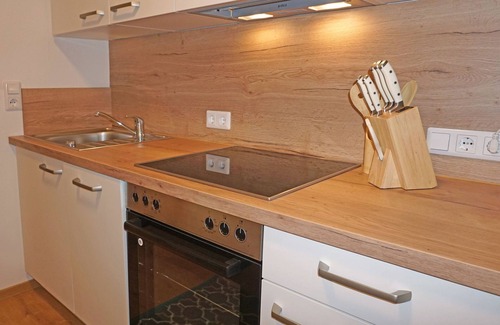 Strengen Apartment | Top-Rated Apart Dawin: Scenic Lake Views & Spa Retreat