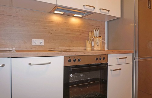 Strengen Apartment | Top-Rated Apart Dawin: Scenic Lake Views & Spa Retreat