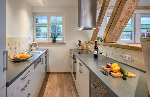 Schollach Apartment | Apartment 'Bergblick Mit 80qm' with Mountain View, Private Terrace and Wi-Fi