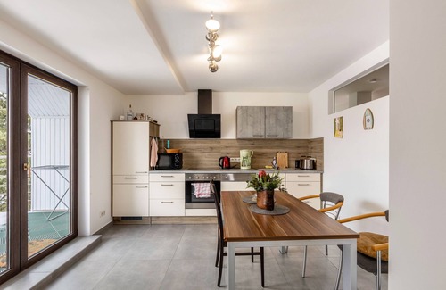 Seegebiet Mansfelder Land Apartment | Lake View Apartment 'Am Süßen See' with Balcony & Wi-Fi