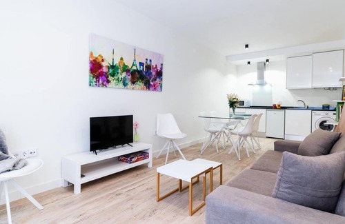 Camino de Ronda Apartment | Central Granada Apartment with Family & Pet-Friendly Amenities