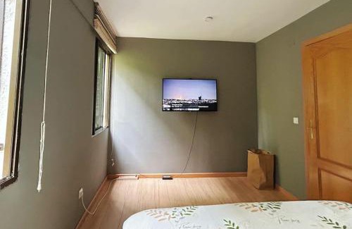 San Martin de Valdeiglesias Apartment | Stylish Vergel Suite: Oceanfront Stay with Private Beach