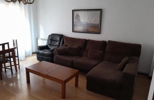 Santo Domingo de la Calzada Apartment | Cozy Pet-Friendly Stay at Apartamento la Catedral