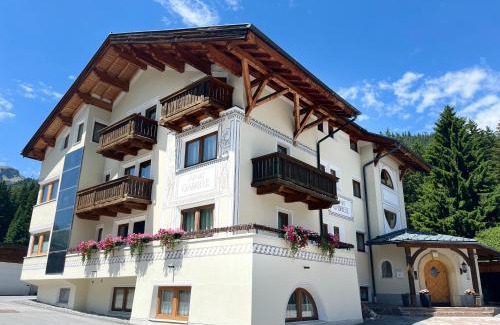 Sankt Anton am Arlberg Apartment | Relaxing Getaway at Apart Gabriele - Pet Friendly & Spa