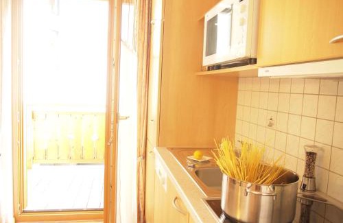 Ravaisch Apartment | Relax at Apart-Garni Motnaida with Spa and Hot Tub Access