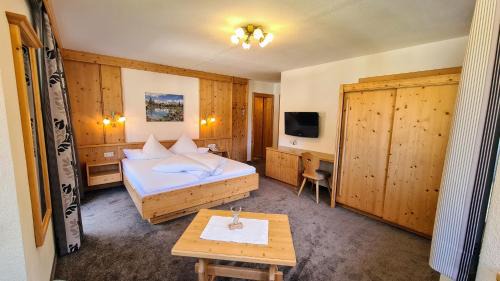 Galtur Bed & Breakfast | Top-Rated Apart Garni Romantica with Oceanfront Pool