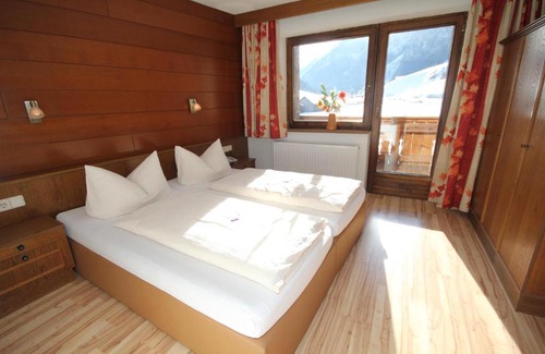 Feichten Hotel | Stay at Apart Gletscherblick: Family-Friendly Getaway