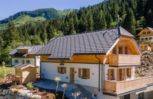 Donnersbachwald Apartment | Family-Friendly Retreat at Apart Heidi - Rated 9/10!