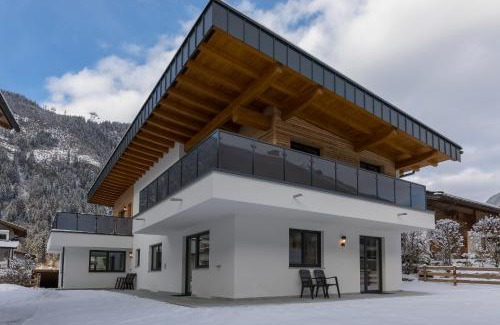 Mayrhofen Apartment | Oceanfront Apart Herzblut: Eco-Friendly Family Retreat