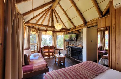San Carlos de Bariloche Apartment | Cozy Apart Hotel Del Arroyo: Pet-Friendly with Pool Access
