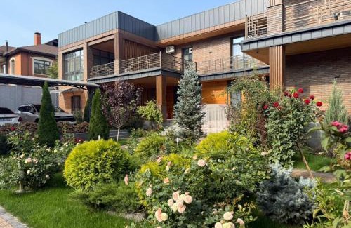 Almaty Hotel | Cozy Apart Hotel Colibri with Hot Tub & 9.4 Guest Rating