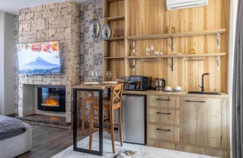 Almaty Hotel | Cozy Apart Hotel Colibri with Hot Tub & 9.4 Guest Rating