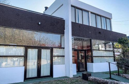 Villa Carlos Paz Apartment | Pet-Friendly Apart Hotel El Molino with Oceanfront Views
