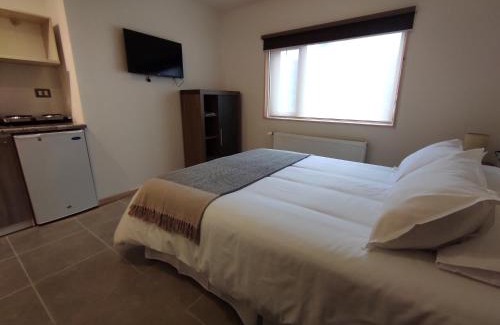 Punta Arenas Apartment | Endurance Apart Hotel: Family-Friendly with Hot Tub & Kitchen