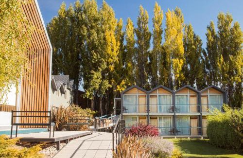El Calafate Hotel | Family-Friendly Stay at Apart Hotel Jardín with Pet Amenities