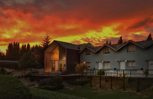El Calafate Hotel | Family-Friendly Stay at Apart Hotel Jardín with Pet Amenities