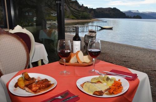 Moquehue Apartment | Beachfront Retreat at Apart Hotel La Busqueda - Rated 9/10