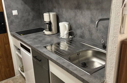Corbes Hotel | Inviting Stay at Apart'Hotel Les 4 Sources with Pool & Breakfast