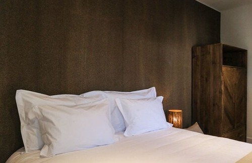 Santarem Bed & Breakfast | Central Santarém Apart Hotel with Pool and Breakfast
