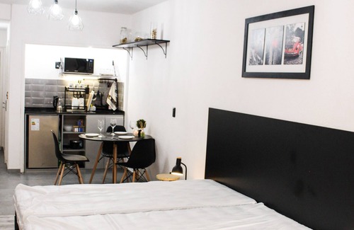 Centro Apartment | Family-Friendly Retreat at Apart Hotel Rio Negro Awaits
