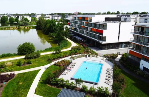 Bruges Apartment | Experience Comfort at Apart'Hotel Sea & Golf City Bordeaux