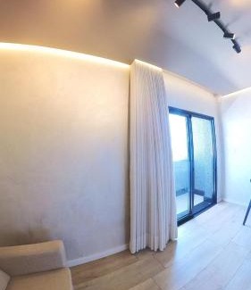 Piumhi Apartment | Guest Rated 10/10: Theotókos Flats with Family-Friendly Perks