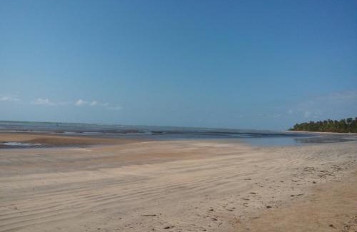 Barreira do Boqueirao Apartment | Pet-Friendly Apart. Japaratinga with Ocean View & Pool
