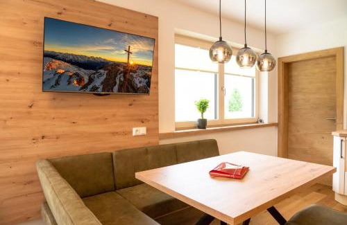 Tux Apartment | Top-Rated Apart Jasmin: Family-Friendly & Accessible Amenities