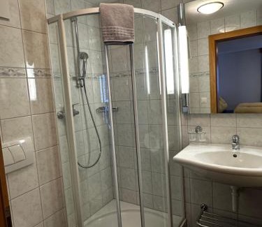 Ravaisch Apartment | Pet-Friendly Escape at Apart Jil-Marie Studio 7, Rated 9.2