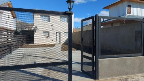 Macrozona Bahia Redonda y Primeros Faldeos Apartment | Top-Rated Family Stay at Apart Kelfu Aike with Kitchen