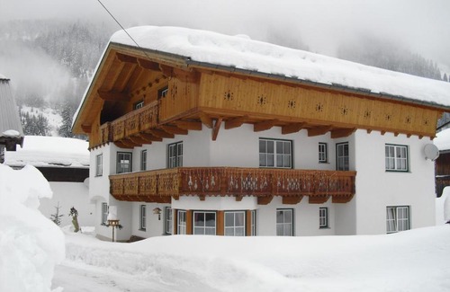 Grießau Apartment | Family-Friendly Stay at Apart Lorenz - Rated 9.2/10