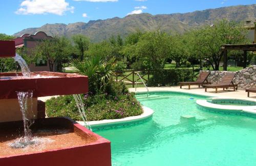 Cerro de Oro Apartment | Pet-Friendly Retreat at Apart Los Antiguos - 4 Star Stay